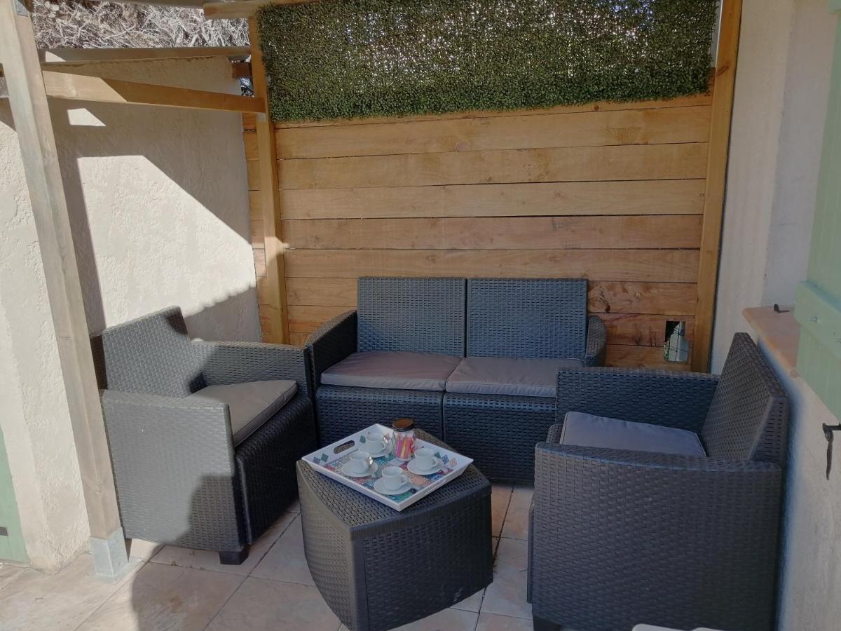 Sous Le Soleil De Provence Petite Maison Au Calme Et Tres Bien Equipee De 40M2 Avec Wifi -Jardin Prive-La Piscine Est Commune A La Residence Et Ouverte Du 1Er Mai Au 30 Septembre De 09H A 21H,En Juillet Et Aout Reservation Uniquement Du Samedi Au Sam Forcalqueiret Eksteriør billede