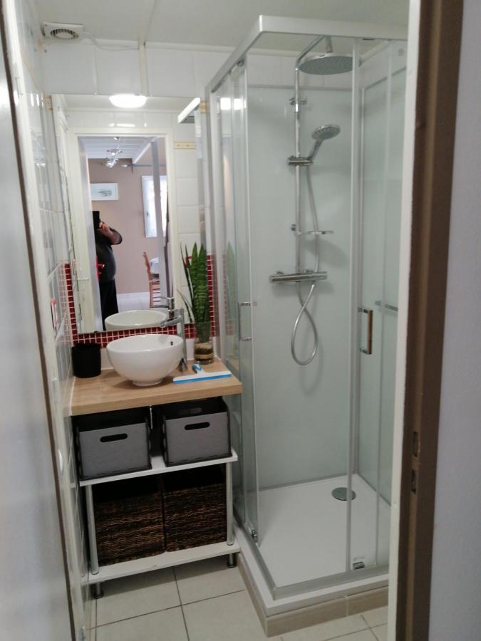 Sous Le Soleil De Provence Petite Maison Au Calme Et Tres Bien Equipee De 40M2 Avec Wifi -Jardin Prive-La Piscine Est Commune A La Residence Et Ouverte Du 1Er Mai Au 30 Septembre De 09H A 21H,En Juillet Et Aout Reservation Uniquement Du Samedi Au Sam Forcalqueiret Eksteriør billede
